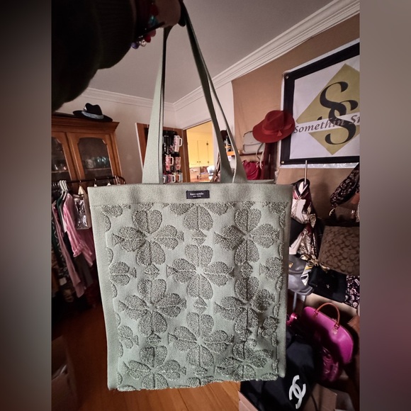 Kate Spade XLRG Green Floral Tote Bag NWT - Picture 1 of 6